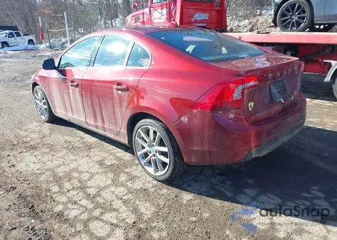 2012 Volvo S60 T6 z USA, uszkodzony, nr VIN YV1902FH2C2026098